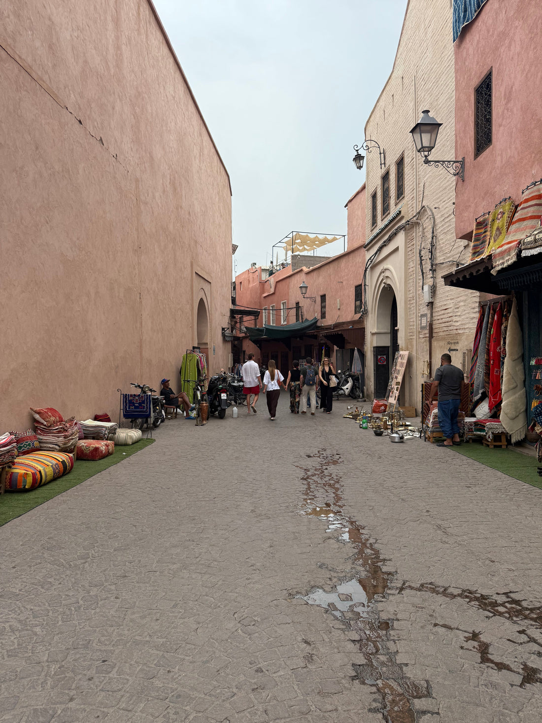 En morgen i Marrakechs medina — og hvad den lærte mig om indretning